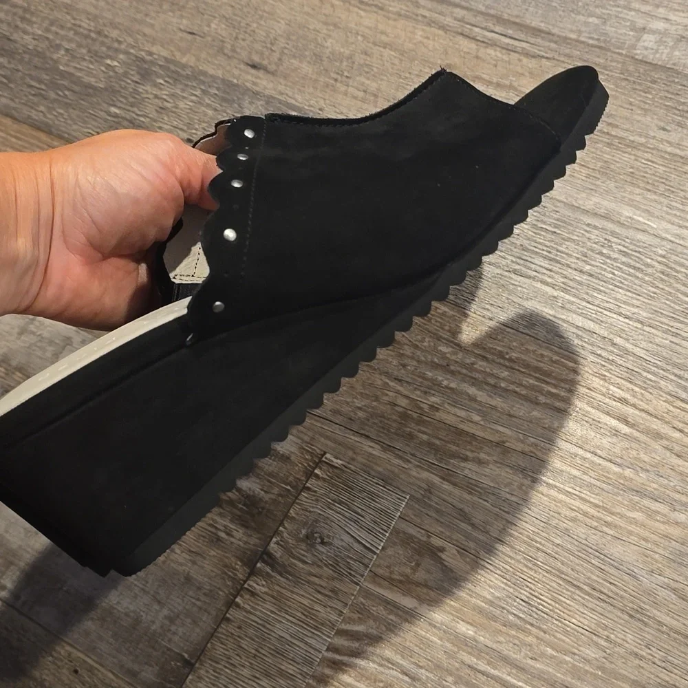 David Tate|‎ Black leather wedge slides| Scalloped Design| Size 11| NWOT